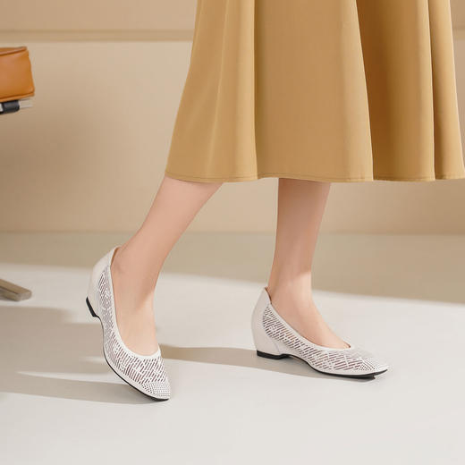 西村名物2025年夏季新款舒适坡跟新中式风优雅洞洞单鞋镂空鞋T25AH15041 商品图3