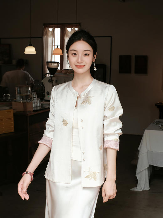 盛唐婧| 新中式蝶舞织金真丝缎外套 商品图0