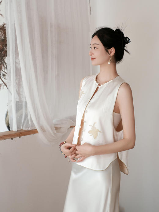 瑕疵|盛唐婧| 新中式蝶舞织金真丝缎马甲 商品图7