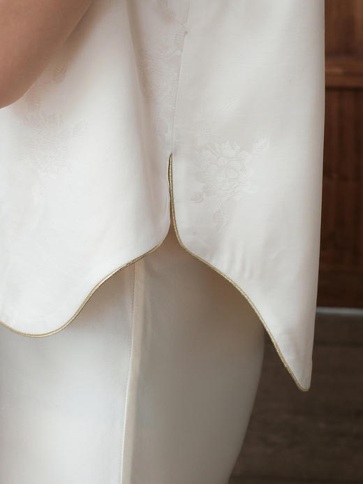 瑕疵|盛唐婧| 新中式蝶舞织金真丝缎马甲 商品图3