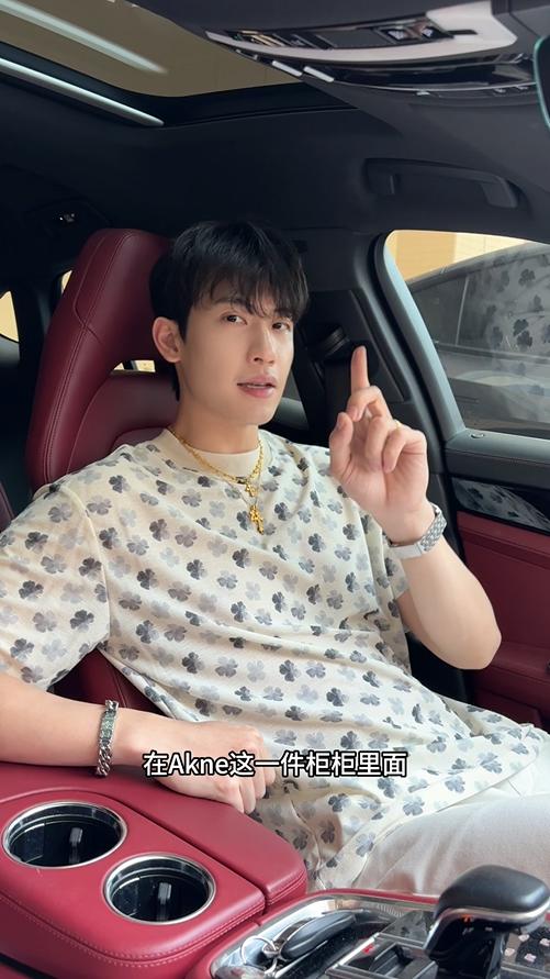 T3171夏季高级感新款韩系满印四叶草短袖T恤情侣宽松潮流休闲圆领上衣 商品图0