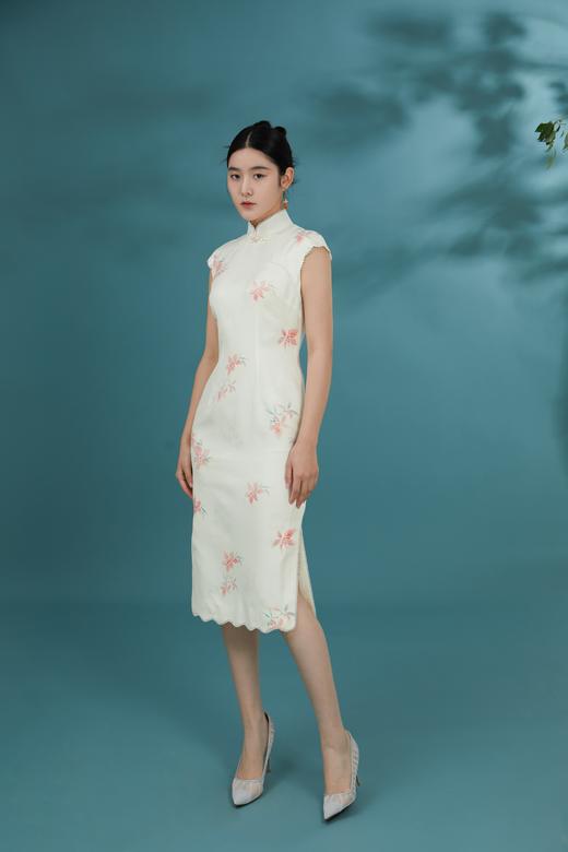 荷言HEYEN 云岫 桃花印花真丝立领旗袍缠线花朵盘扣高级定制 商品图5