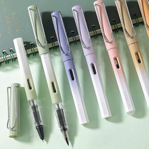 英雄复古1359钢笔/支（笔杆款式颜色较多，颜色随机，不接受指定） 商品图0