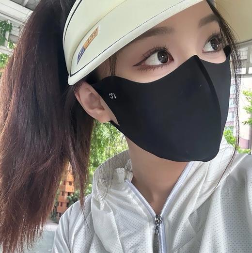 热卖9.9发5个【夏季3D冰丝防晒口罩】2025新款口罩 时尚简约 可水洗 优质冰丝面料 触感清凉顺滑 3D立体无痕 清凉一夏 商品图1