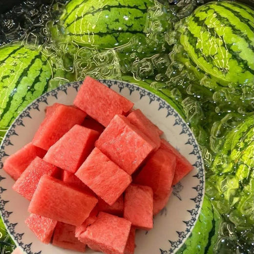 【超甜❗云南甜王西瓜】果香浓郁，个大饱满，甜脆爽口，肉质鲜嫩，色泽诱人，脆甜多汁，整个新鲜应季沙瓤皮薄多汁水果健康L 商品图0