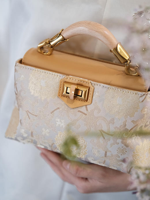 盛唐婧 |丹枫手提包-金色[特价品] 商品图3