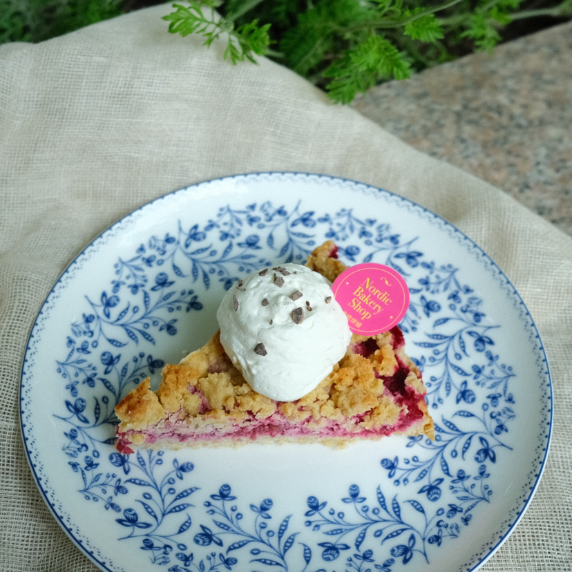 传统树莓燕麦派切角 Traditional Swedish Raspberry Oat Pie Slice