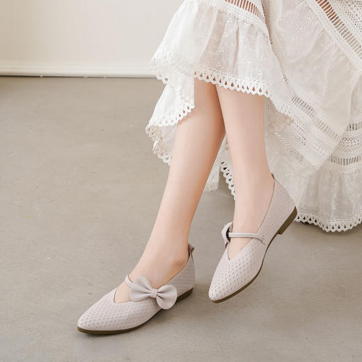 【夏季新款】西村名物2025年夏季新款舒适平底小尖头蝴蝶结饰扣镂空单鞋T25CE39111 商品图6