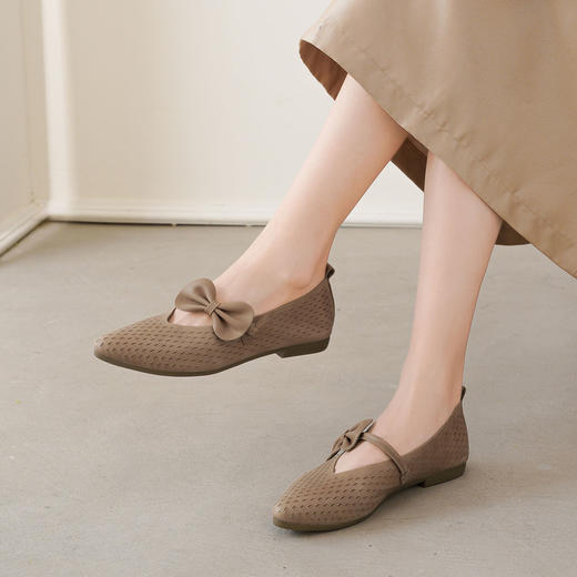 【夏季新款】西村名物2025年夏季新款舒适平底小尖头蝴蝶结饰扣镂空单鞋T25CE39111 商品图4
