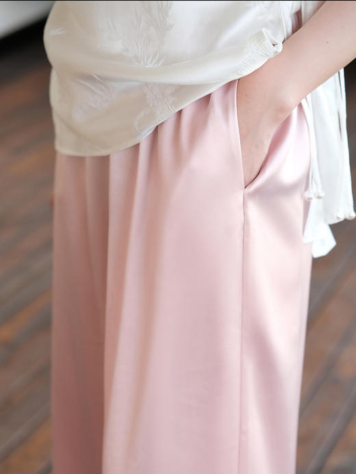 盛唐婧| 极简缎光松紧腰阔腿裤-粉色 商品图4