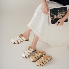 【夏季新款】西村名物2025年夏季新款舒适平底包脚露趾后空拖鞋X25AH15701