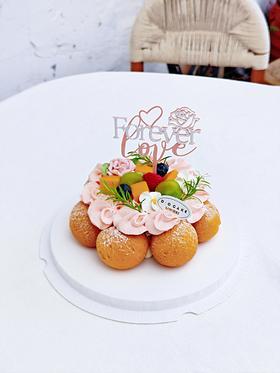 新品“泡芙仙子” 草莓冰激凌夹心，香草卡仕达泡芙，提前5小时预定