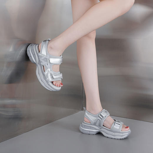 【夏季新款】西村名物2025年夏季新款舒适透气厚底防滑跟脚露趾运动凉鞋T25BG20891 商品图4