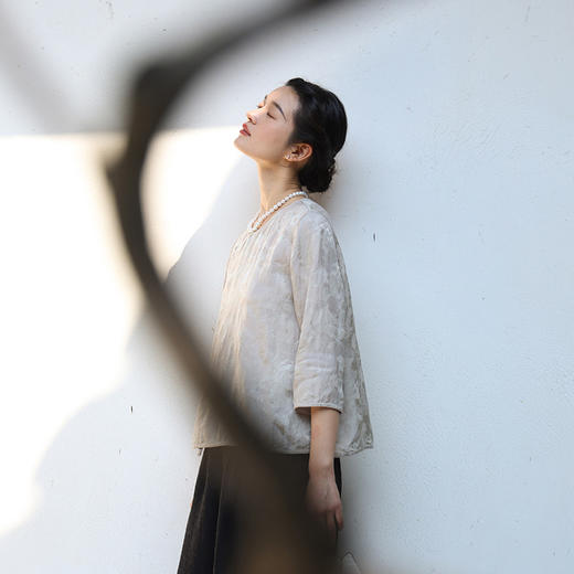 绽放旅行女装228朵/亚麻天丝提花新中式圆领斜襟连身七分袖衬衫女 商品图1