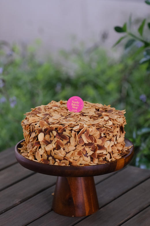 巧克力海盐杏仁片蛋糕 Chocolate Sea Salt Almond Cake 商品图2