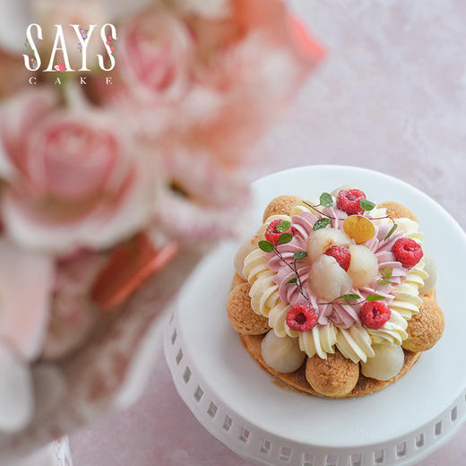 【预定】玫瑰荔枝圣多诺花礼组合 商品图0