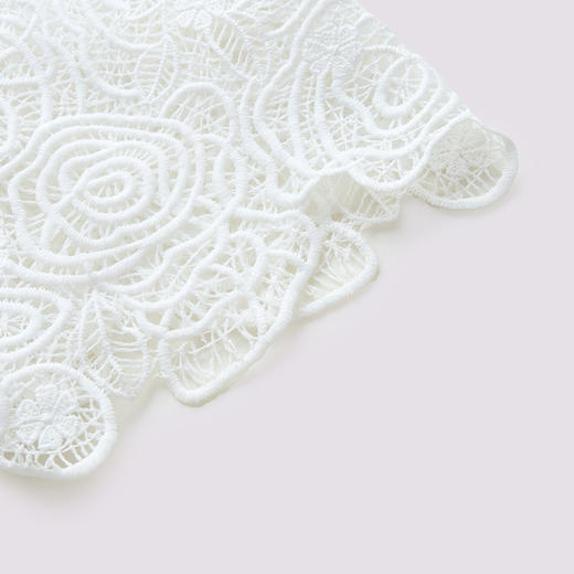 玛克门店发货：华丽感玫瑰花朵钉珠蕾丝上衣2025夏季(货号:MF86TP005A1001) 商品图2