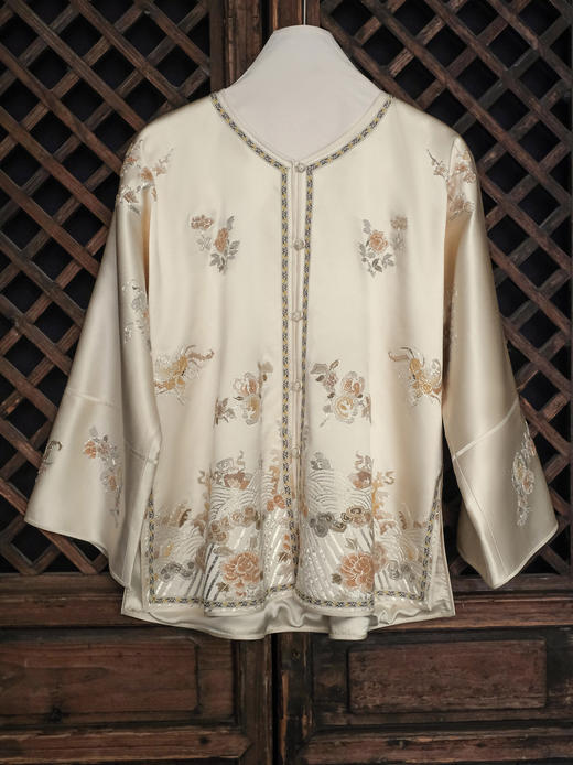 盛唐牡丹大师系列| 重工盘银江崖海水纹外套 商品图5