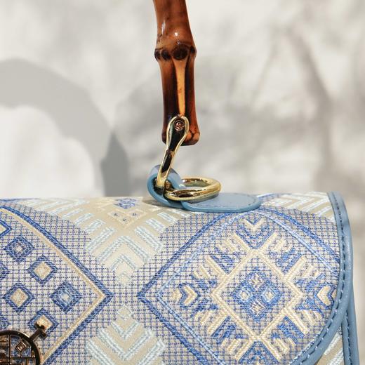 壮锦-蓝色凤凰花纹竹节手提斜挎包 商品图1