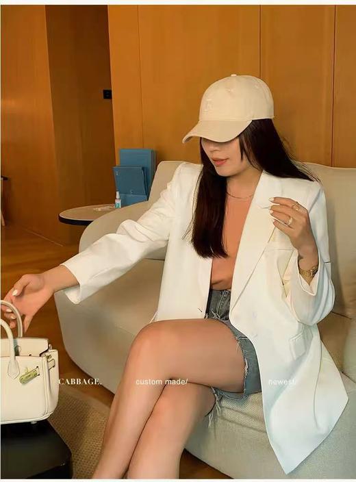 参与8折活动！超级福利【诗铭洛可】2026XCA459西服外套四粒扣大码胳膊镂空遮肚显瘦遮肉西服女 商品图4