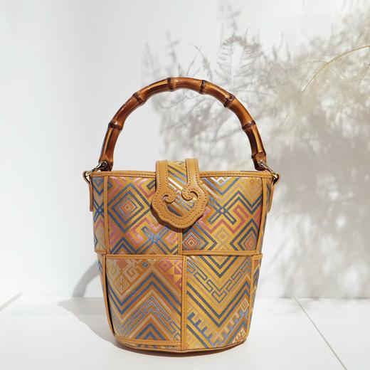 壮锦-黑色四燕纹水桶手提包 商品图2