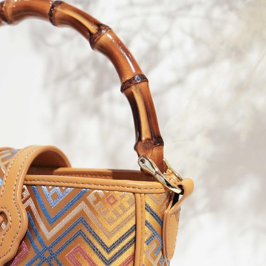 壮锦-黑色四燕纹水桶手提包 商品图3