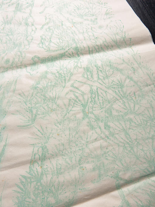 70-80年十竹斋制尺八屏木版水印松树大画笺（单张） 商品图11