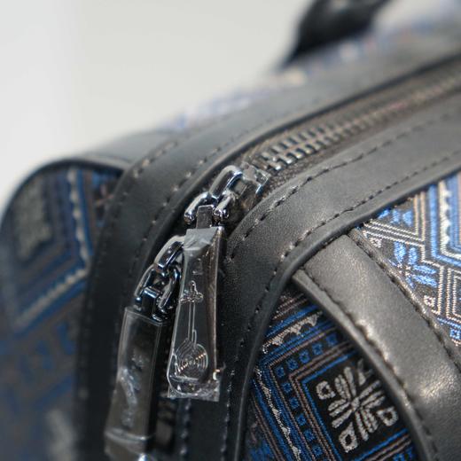 壮锦-黑色四燕纹圆柱包 商品图1