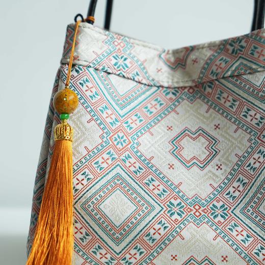 壮锦-粉色四燕纹四方包 商品图1