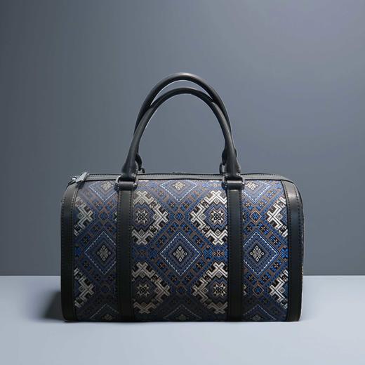 壮锦-黑色四燕纹圆柱包 商品图0