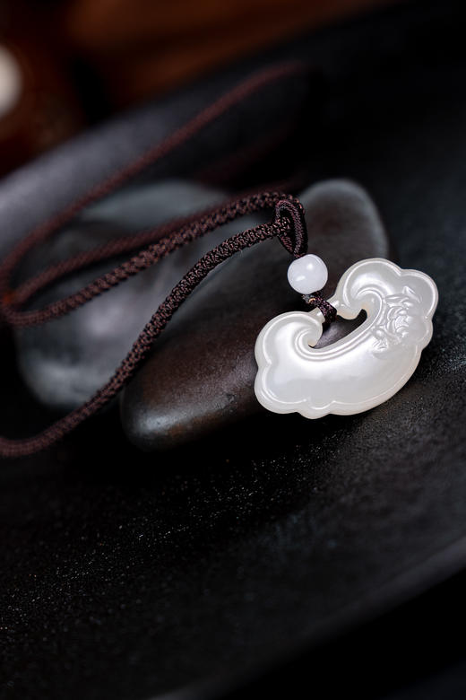 【中国玉雕大师魏玉忠大师亲研】 天然玉石和田玉项链 温润滋泽细致光滑 双证可查 商品图11