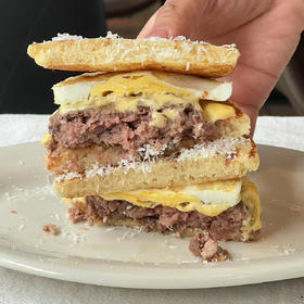 松露和牛松饼堡