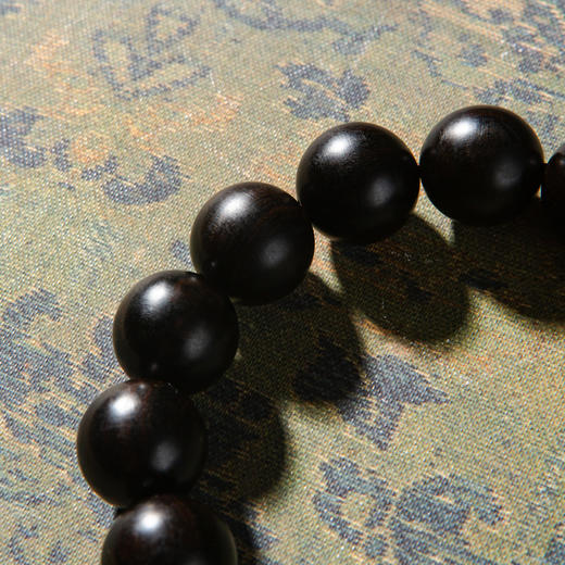 明代乌木家具老料制手串（圆珠直径1.5厘米） 商品图4