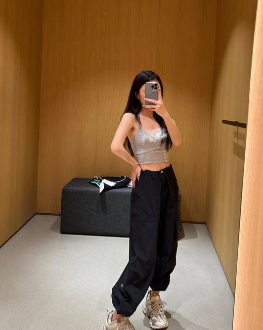 526-2 渠道货 alo 25夏 松紧抽绳 高腰系带 伞兵裤 阔腿休闲裤 工装裤 商品图5