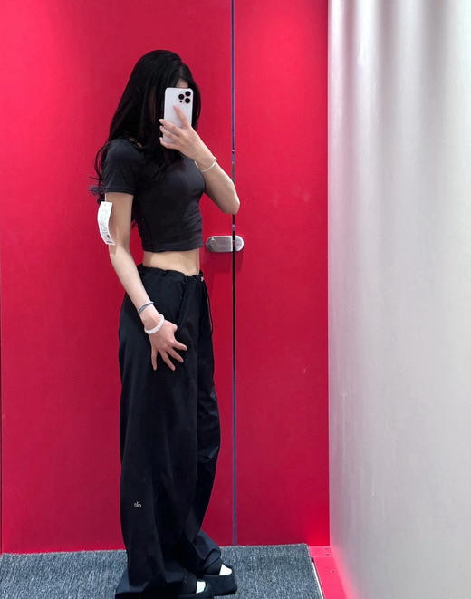 526-2 渠道货 alo 25夏 松紧抽绳 高腰系带 伞兵裤 阔腿休闲裤 工装裤 商品图4