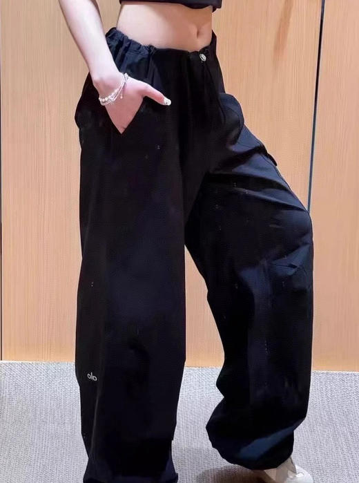 526-2 渠道货 alo 25夏 松紧抽绳 高腰系带 伞兵裤 阔腿休闲裤 工装裤 商品图0