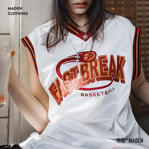 马登夏日高街运动宽松篮球服复古撞色T恤无袖慵懒球衣坎肩背心女 商品图0