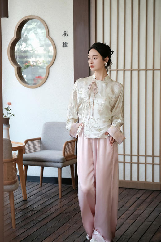 盛唐婧| 极简缎光松紧腰阔腿裤-粉色 商品图1