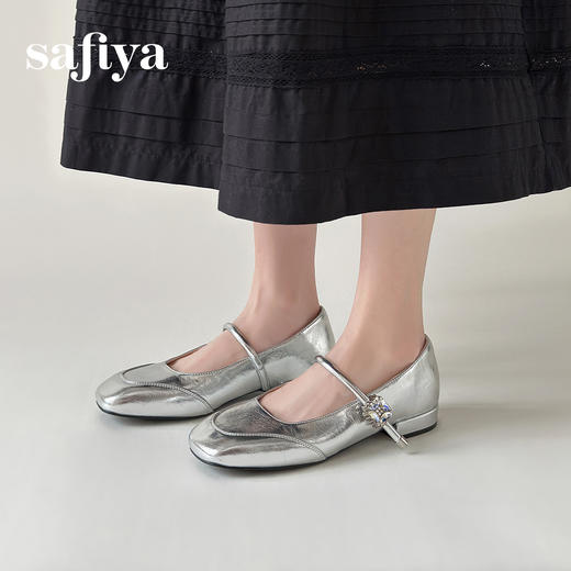Safiya/索菲娅2025法式方头钻扣时尚低跟浅口银色玛丽珍单鞋SFD3111415 商品图3