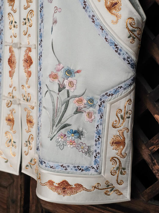 盛唐牡丹大师系列| 繁花似锦重缎手绣马甲 商品图2