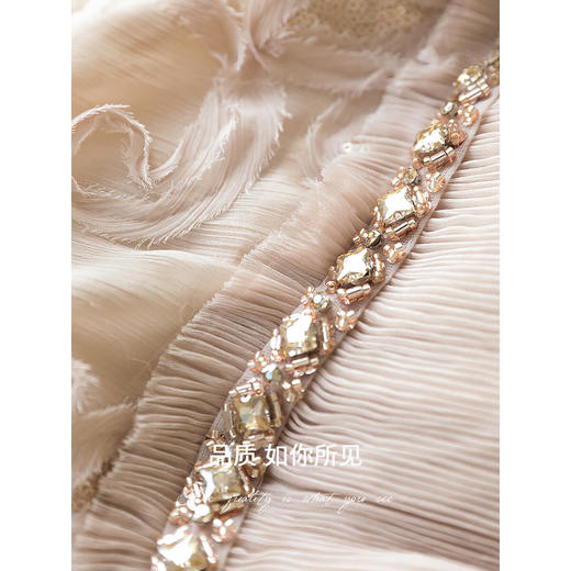 COCOBELLA盘花刺绣钉珠飘逸大摆压褶吊带裙开衫套装FR3218 商品图4