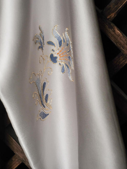 盛唐牡丹大师系列| 重工盘金烟花朵朵苏绣外套 商品图1