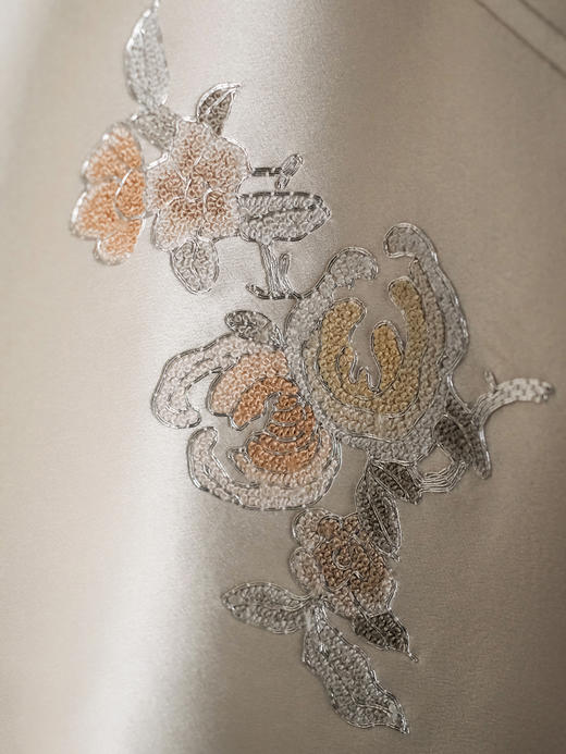 盛唐牡丹大师系列| 重工盘银江崖海水纹外套 商品图9