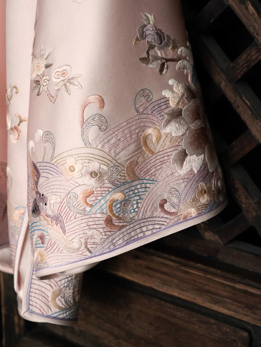 盛唐牡丹大师系列| 重工江崖海水纹外套-红梅粉 商品图2