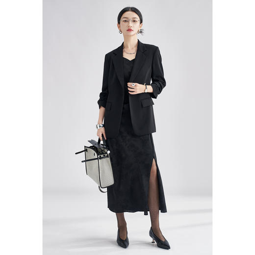 米思阳2025夏季新款通勤优雅提花连衣裙立体剪裁百搭吊带裙女1850 商品图2