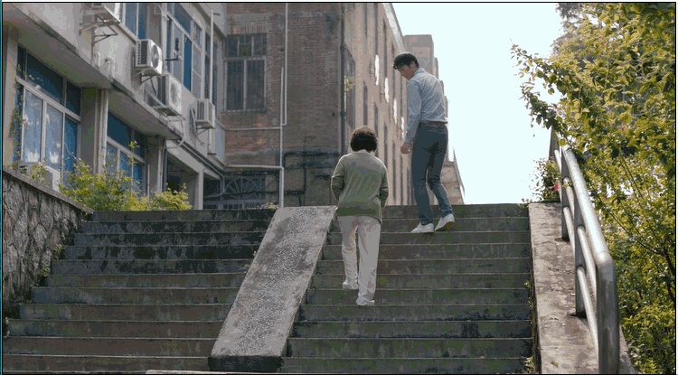 肚子上有个“瘦身穴”，睡前贴一物，躺着都瘦，7天腰细一圈！