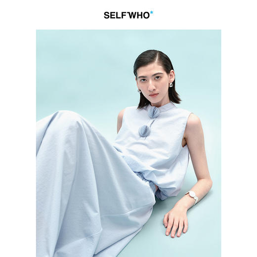 [乔欣同款]SELFWHO蓝色棉混纺立领无袖花苞背心女夏新款短款马甲 商品图3
