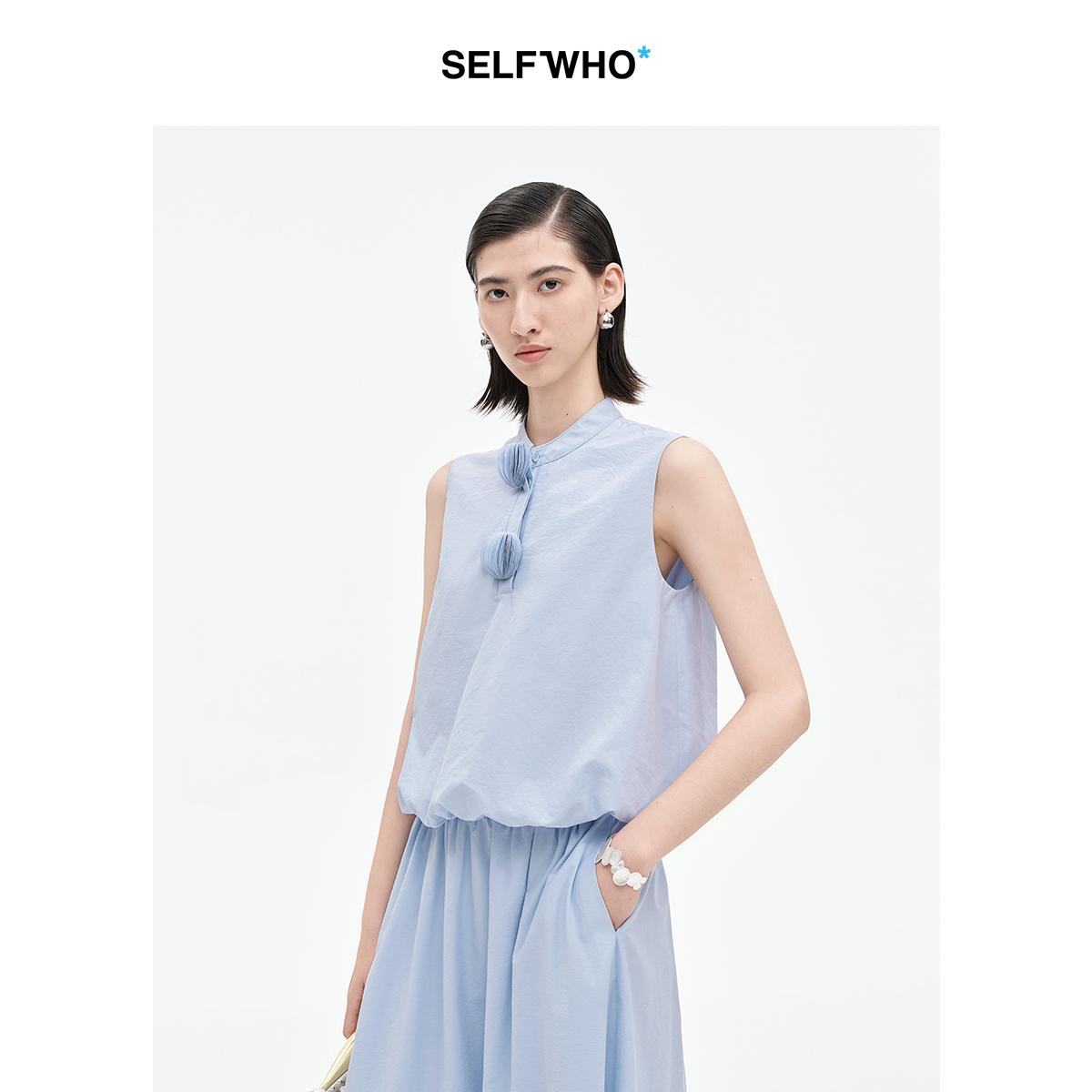 [乔欣同款]SELFWHO蓝色棉混纺立领无袖花苞背心女夏新款短款马甲
