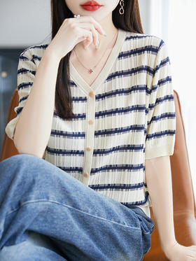 板绘小香风条纹V领针织短袖 莱赛尔材质冰丝凉爽 轻奢小香风气质 轻薄透气 显瘦百搭