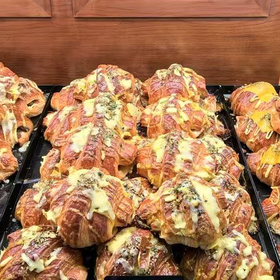 【臻选】法式牛肉芝士牛角包